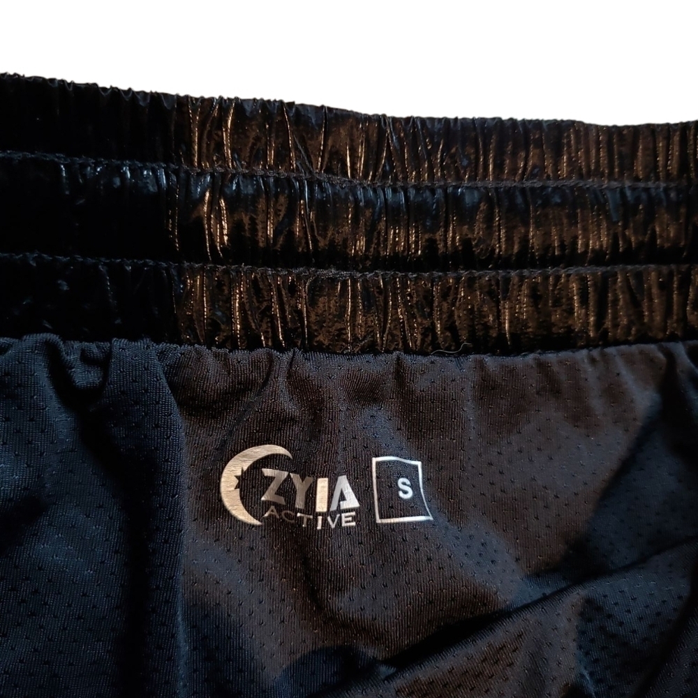 Zyia Black Faux Velvet Workout Gym Running Shorts Small - Picture 5 of 5